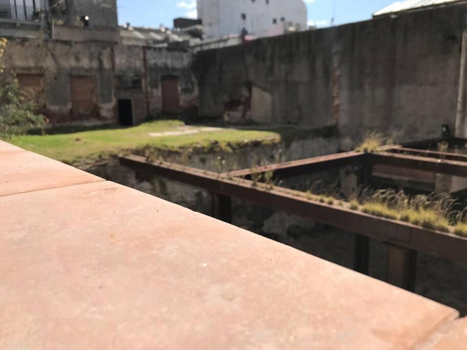 The Wall Montevideo 001 Live In The Old Town 外观 照片